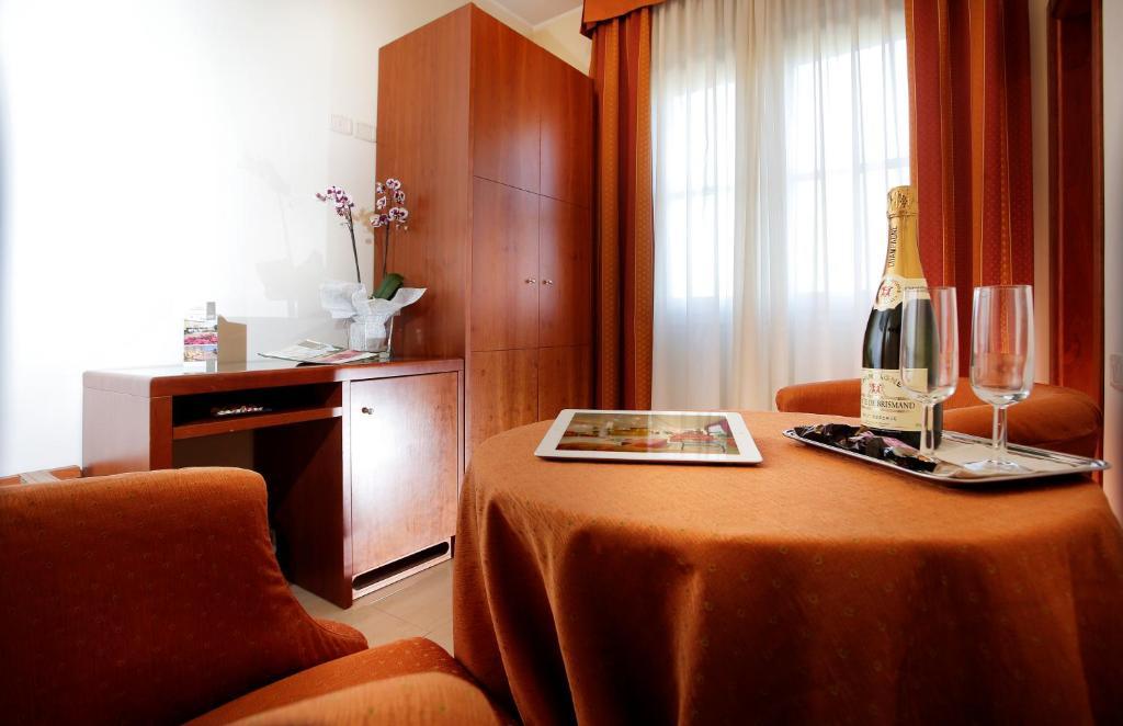 Hotel Michelangelo Terranuova Bracciolini Rom bilde